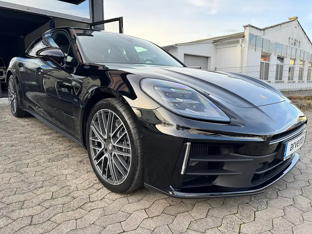 Porsche Panamera - Thumbnail 3