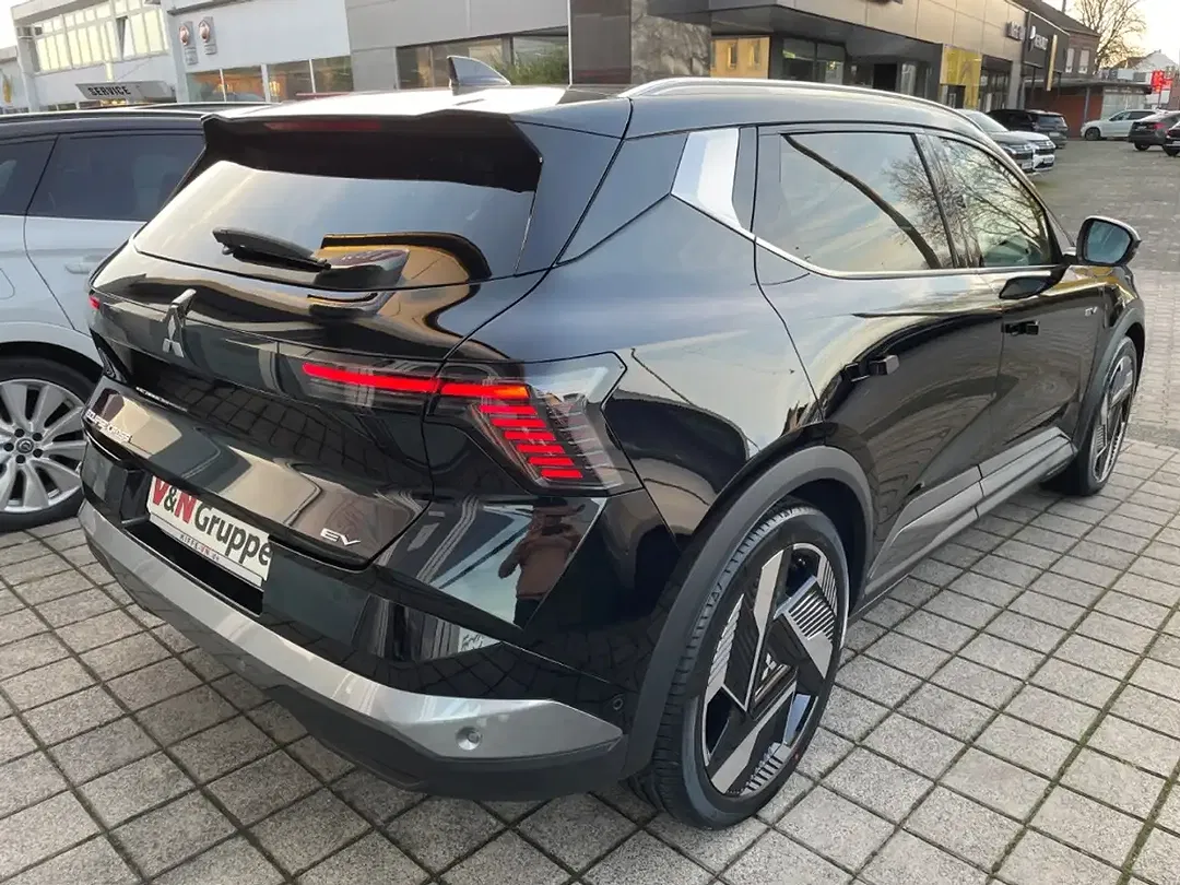 Mitsubishi Eclipse Cross - Thumbnail 4