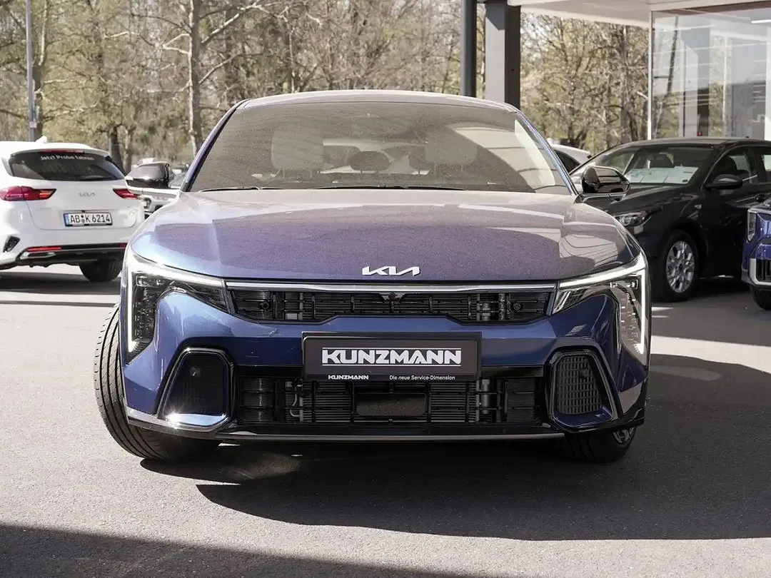 Kia K4 - Thumbnail 2