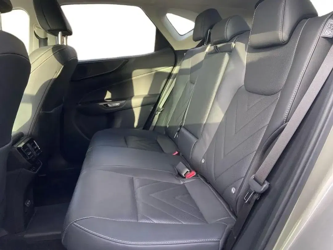 Lexus NX 450h+ - Thumbnail 10