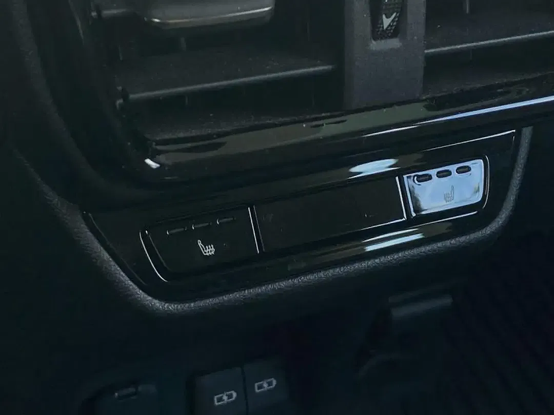 Lexus NX 450h+ - Thumbnail 11