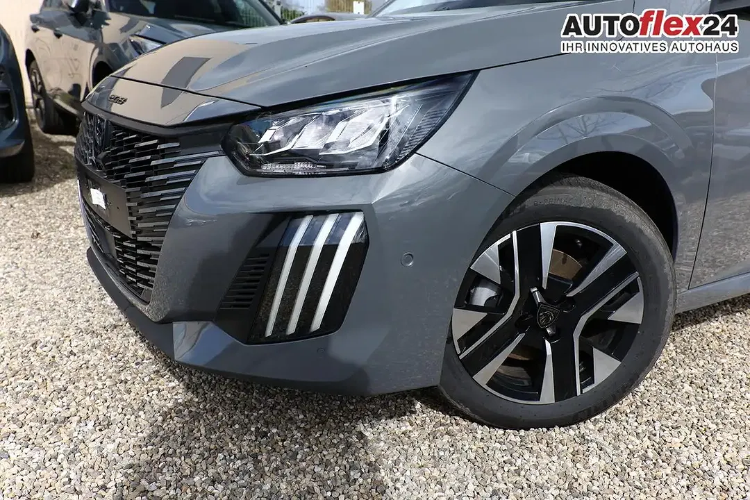 Peugeot 208 - Thumbnail 4
