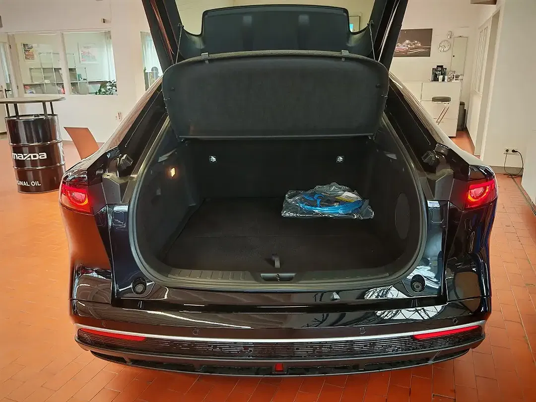 Mazda 6e - Thumbnail 9