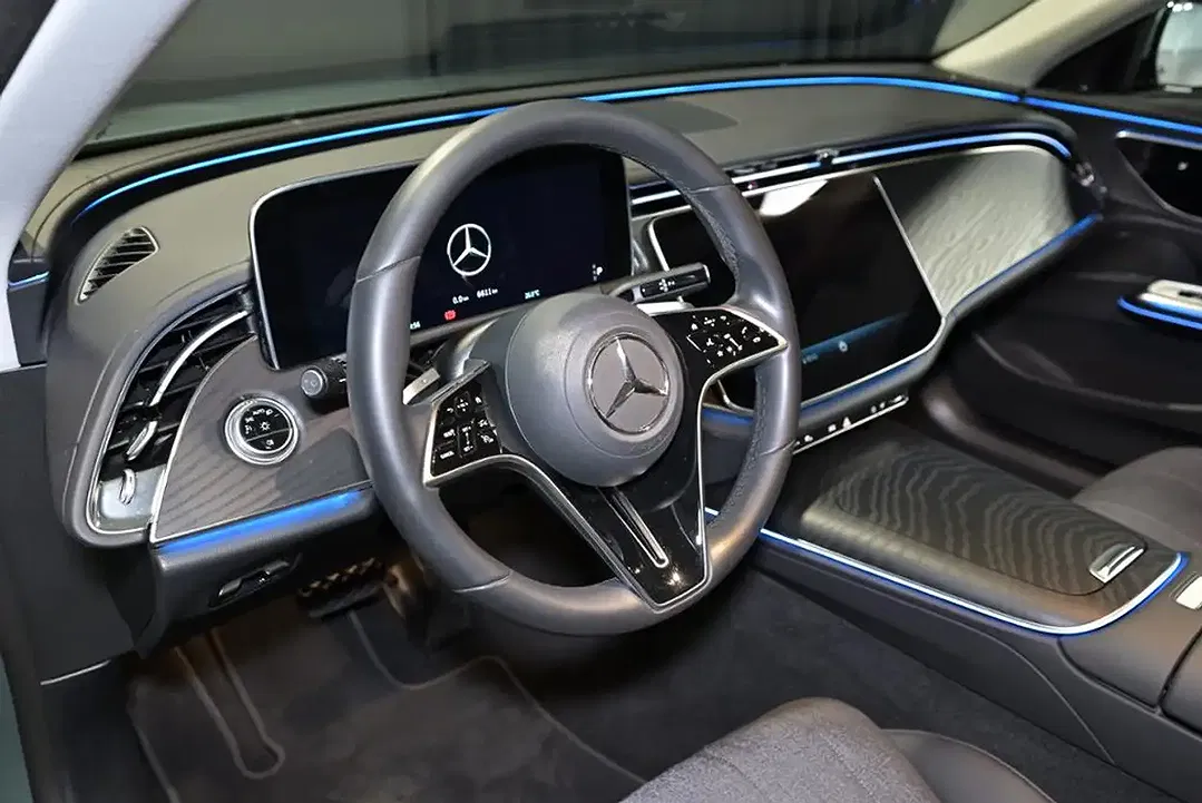 Mercedes-Benz E 200 - Thumbnail 18