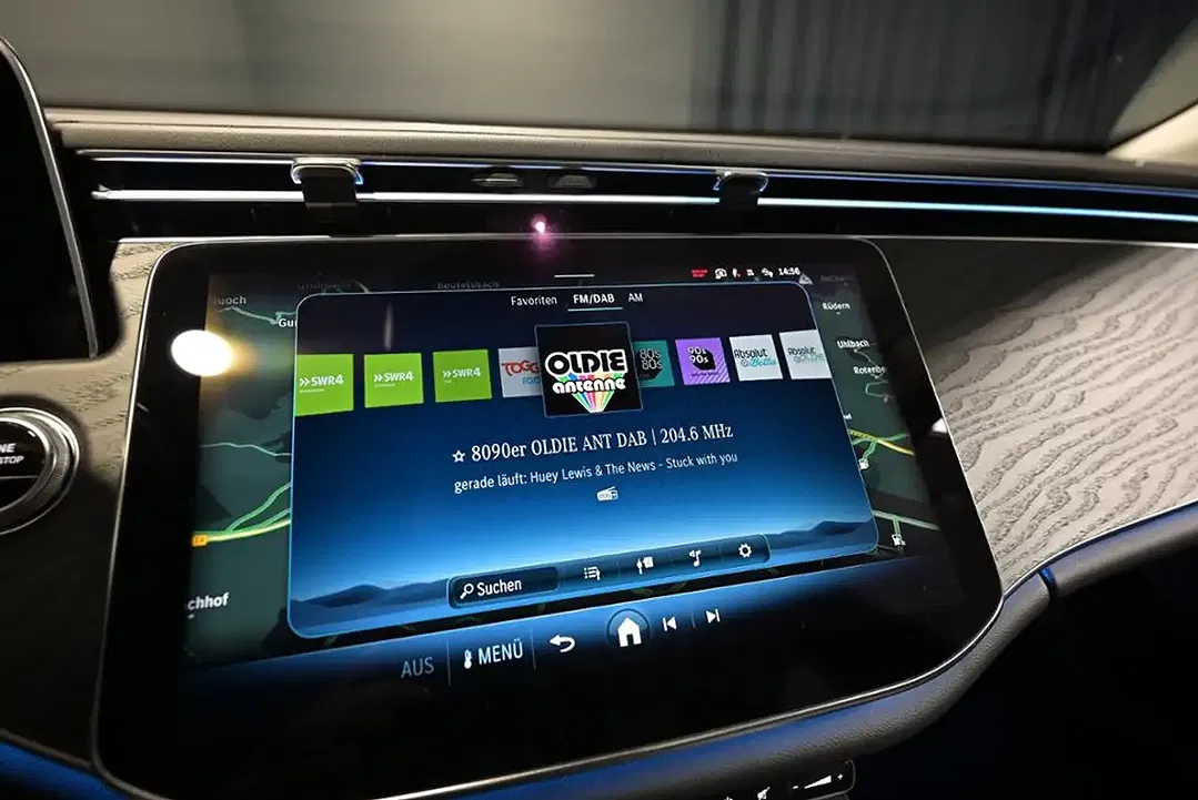 Mercedes-Benz E 200 - Thumbnail 22