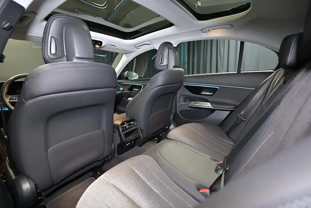 Mercedes-Benz E 200 - Thumbnail 24
