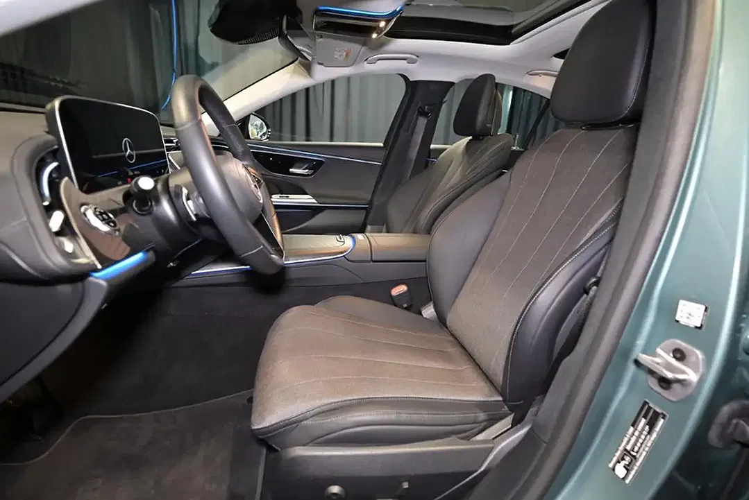 Mercedes-Benz E 200 - Thumbnail 4