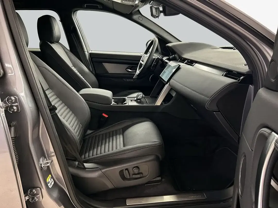 Land Rover Discovery Sport - Thumbnail 3
