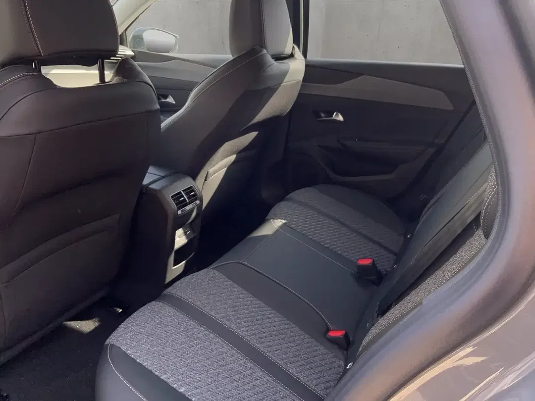 Peugeot 308 - Thumbnail 12
