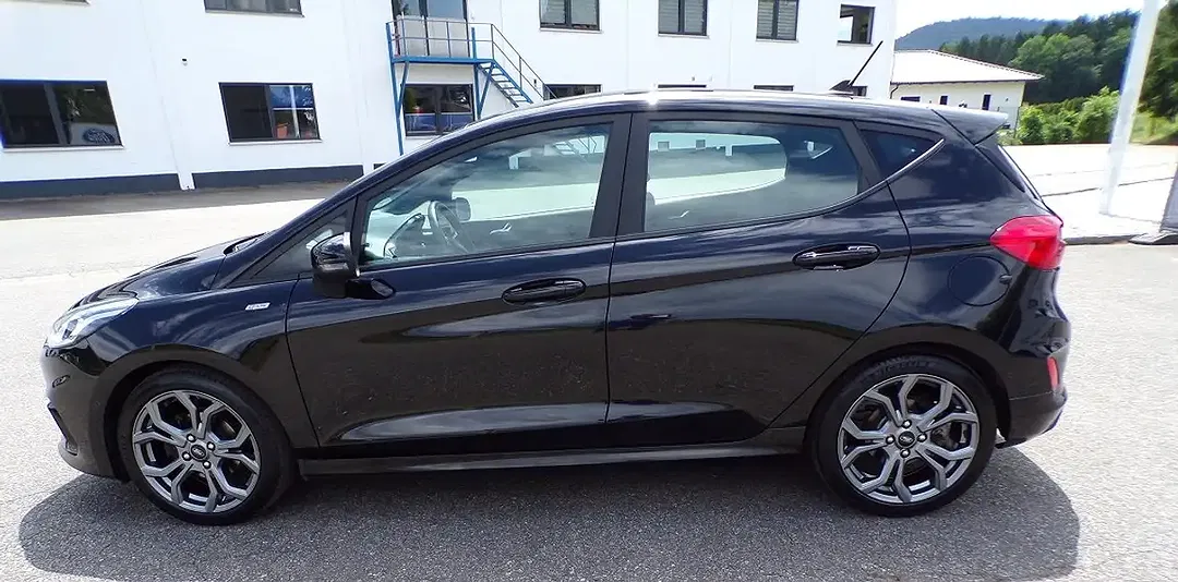Ford Fiesta - Thumbnail 4