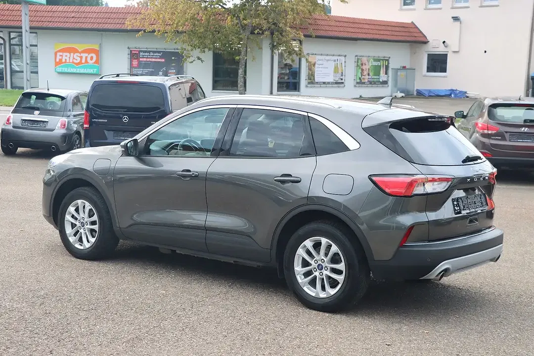 Ford Kuga - Thumbnail 4