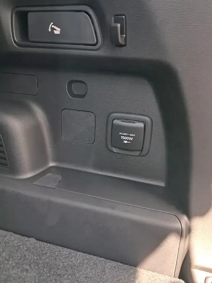 Mitsubishi Outlander - Thumbnail 10