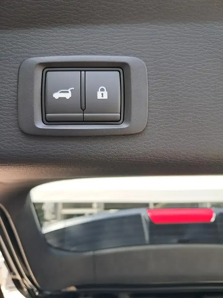 Mitsubishi Outlander - Thumbnail 11