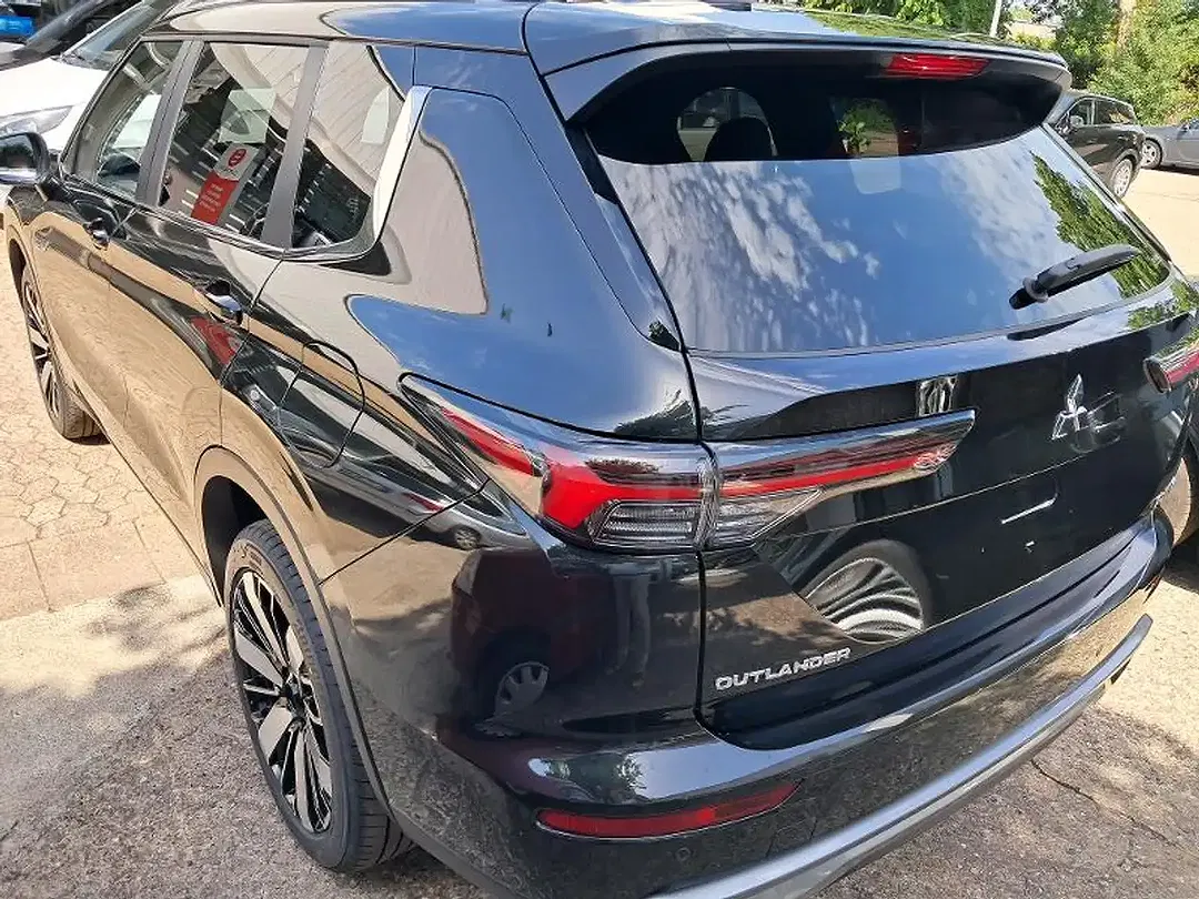 Mitsubishi Outlander - Thumbnail 7