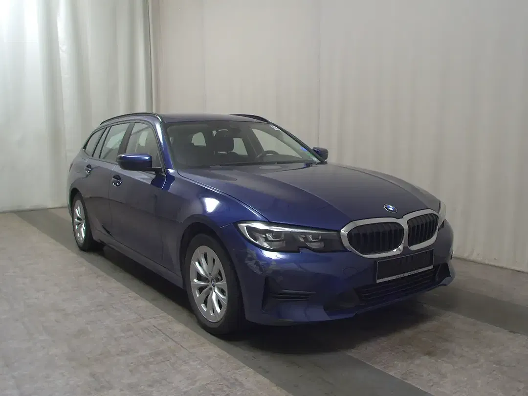 BMW 330 Touring Advantage