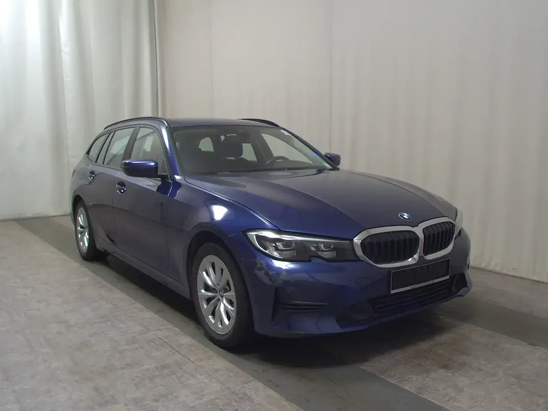 BMW 330 - Afbeelding 1