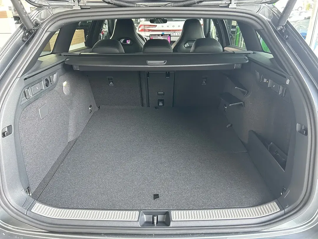 Skoda Superb - Thumbnail 10