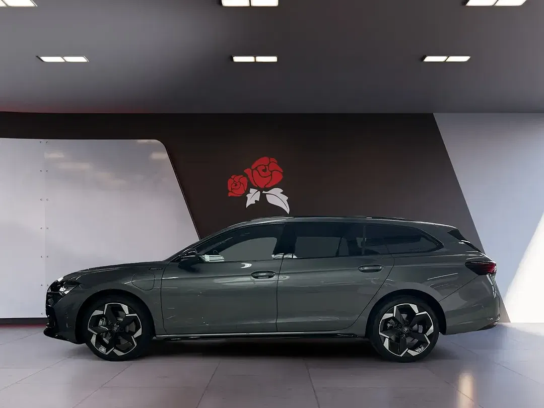 Skoda Superb - Thumbnail 2