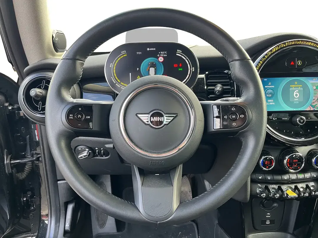 MINI Cooper SE - Thumbnail 10