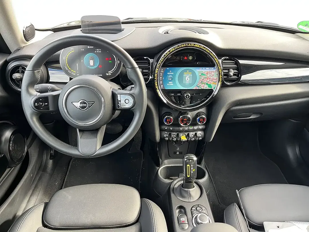 MINI Cooper SE - Thumbnail 2