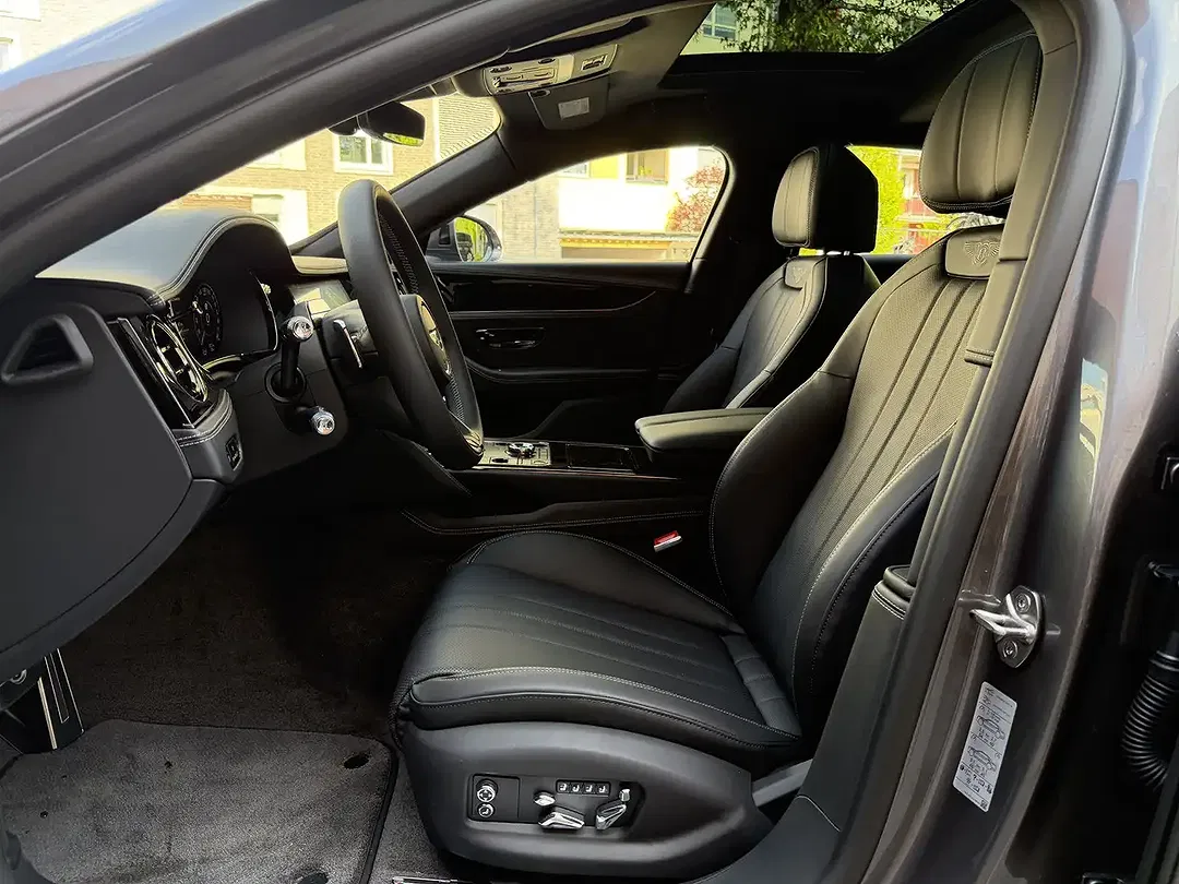 Bentley Flying Spur - Thumbnail 13
