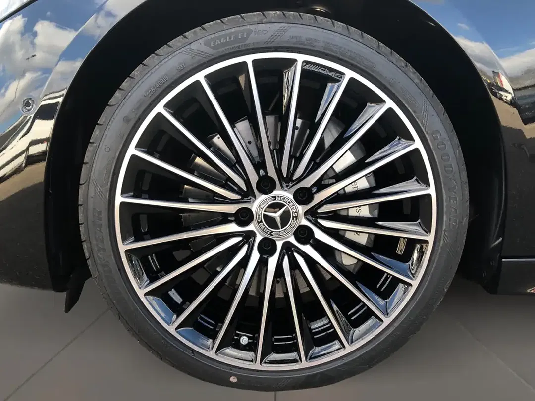 Mercedes-Benz C 300 - Thumbnail 8