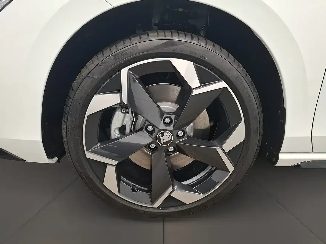 Skoda Superb - Thumbnail 5