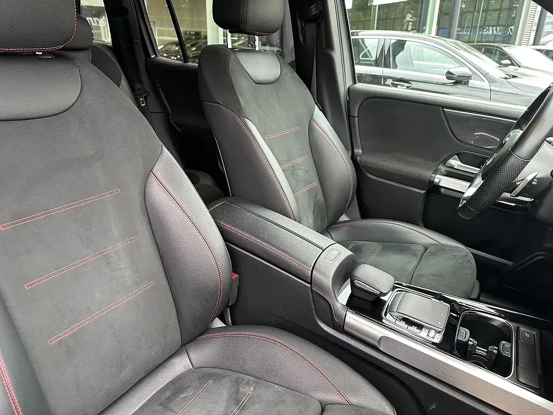 Mercedes-Benz GLB 200 - Thumbnail 10