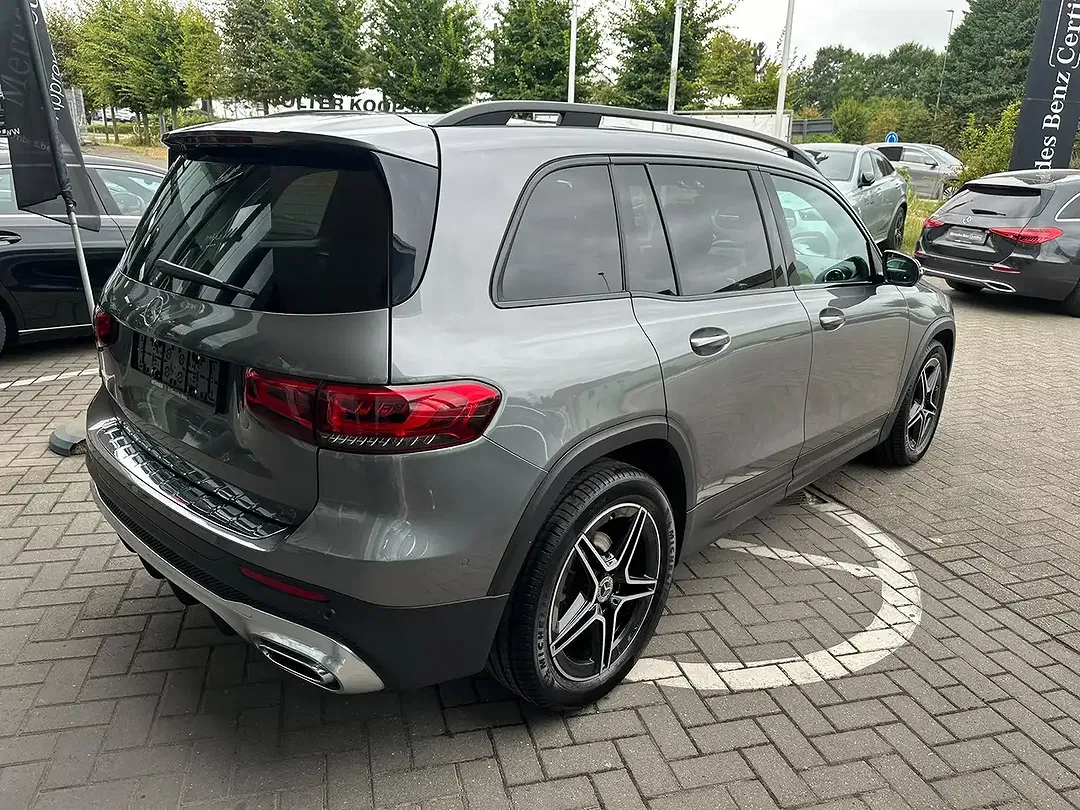 Mercedes-Benz GLB 200 - Thumbnail 4