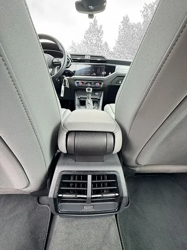 Audi Q3 - Thumbnail 12