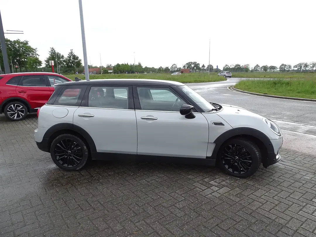 MINI Cooper Clubman - Thumbnail 2