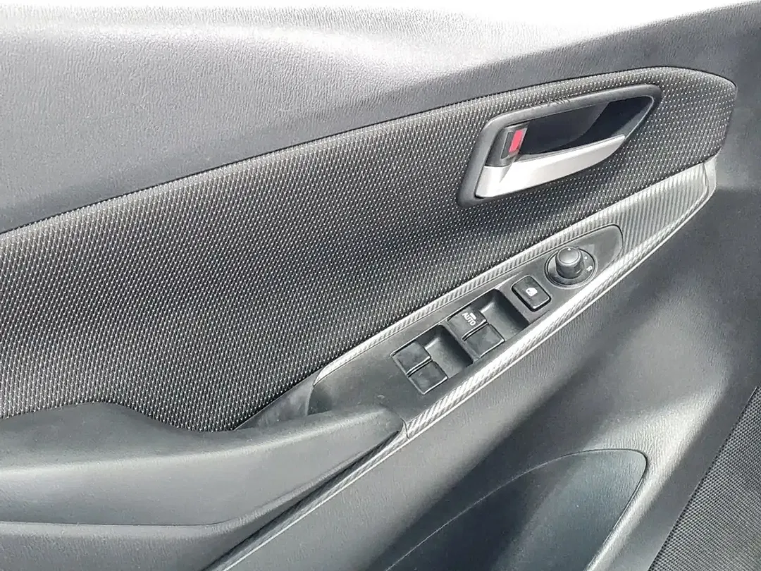 Mazda 2 - Thumbnail 10