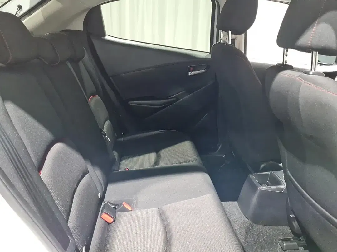 Mazda 2 - Thumbnail 8