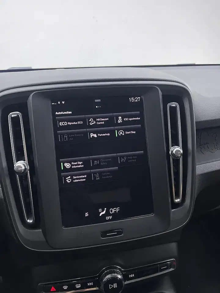 Volvo XC40 - Thumbnail 11