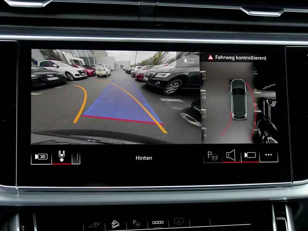 Audi Q7 - Thumbnail 10