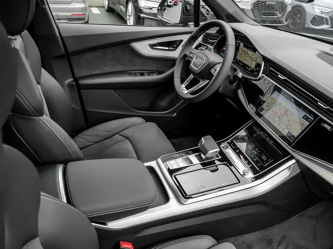 Audi Q7 - Thumbnail 3
