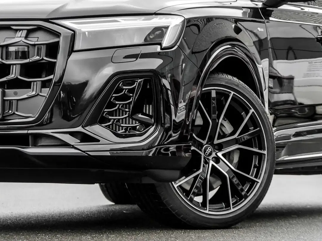 Audi Q7 - Thumbnail 5