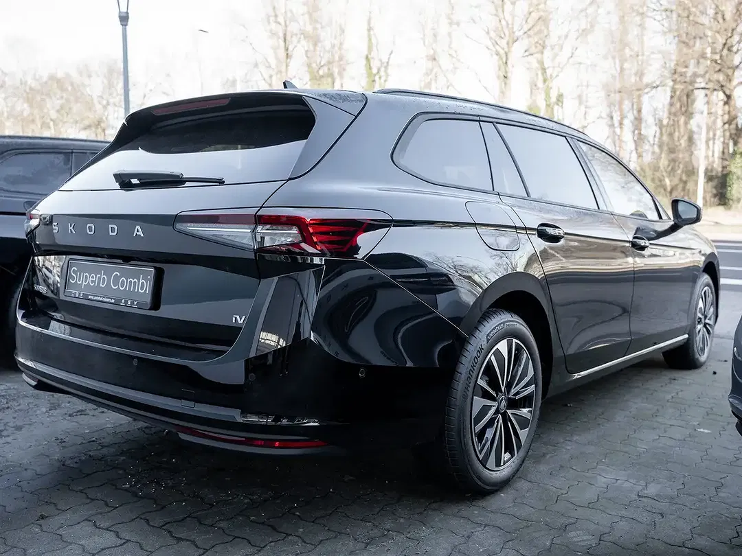Skoda Superb - Thumbnail 3
