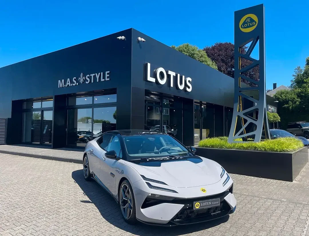 Lotus Emeya - Afbeelding 1