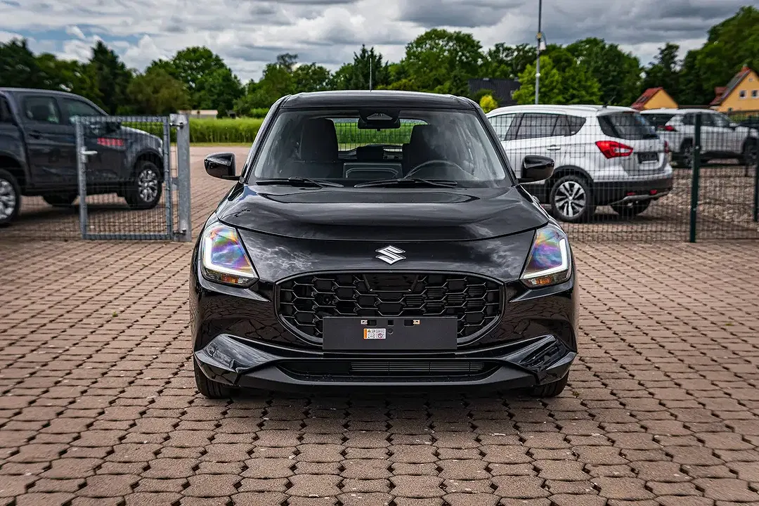 Suzuki Swift - Thumbnail 2