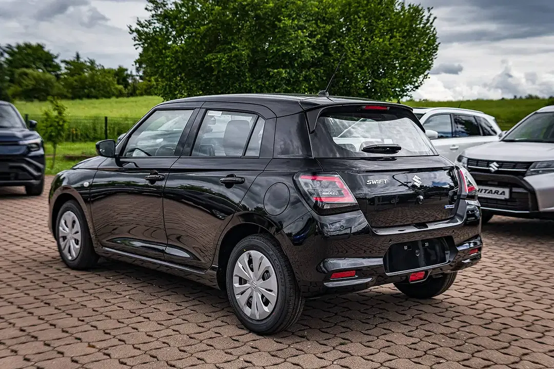Suzuki Swift - Thumbnail 4