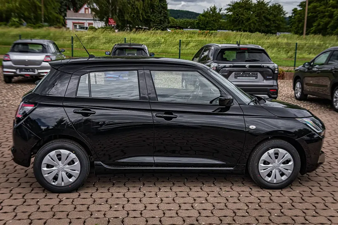 Suzuki Swift - Thumbnail 7