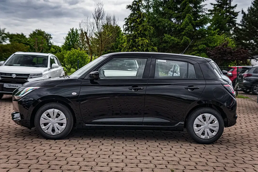 Suzuki Swift - Thumbnail 8