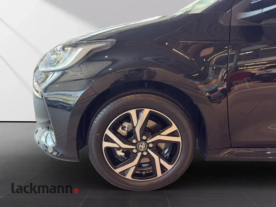 Toyota Yaris - Thumbnail 12