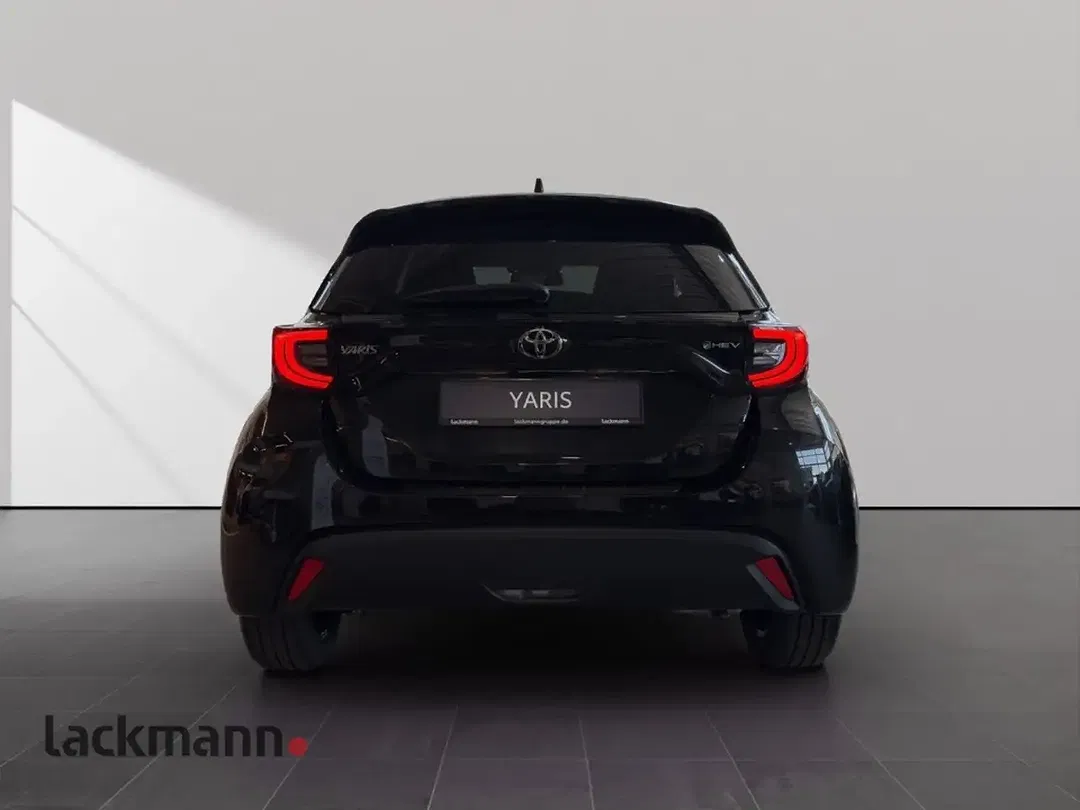 Toyota Yaris - Thumbnail 7