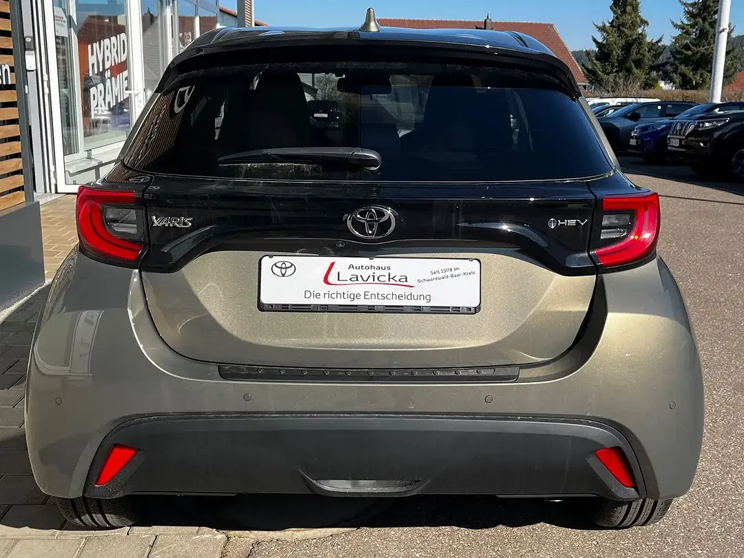 Toyota Yaris - Thumbnail 11