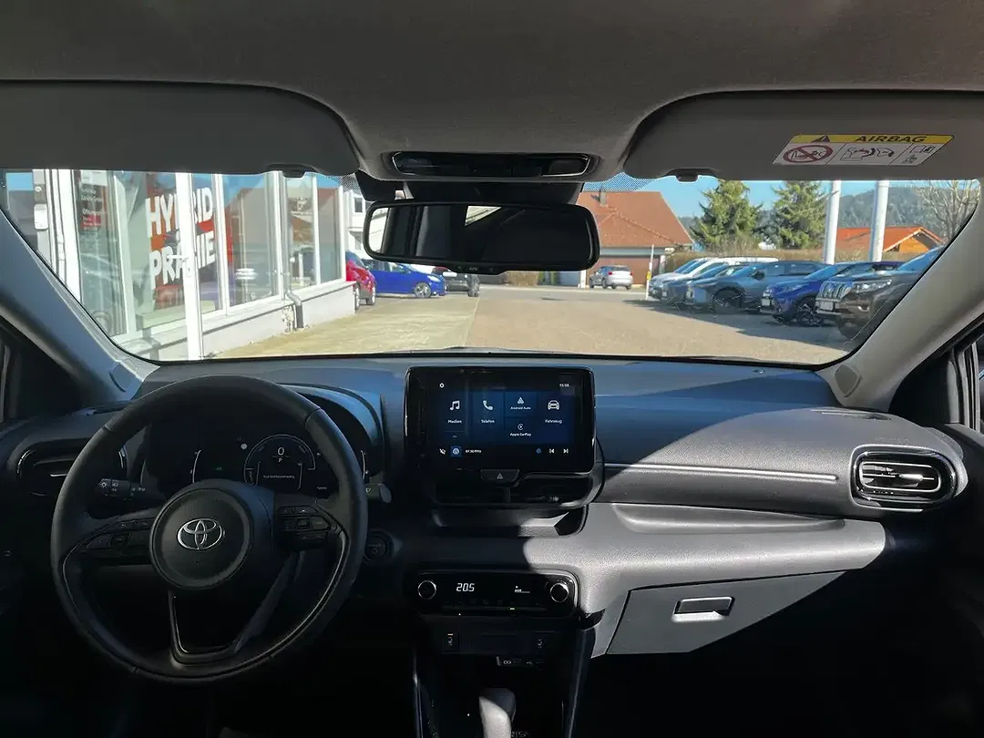 Toyota Yaris - Thumbnail 6