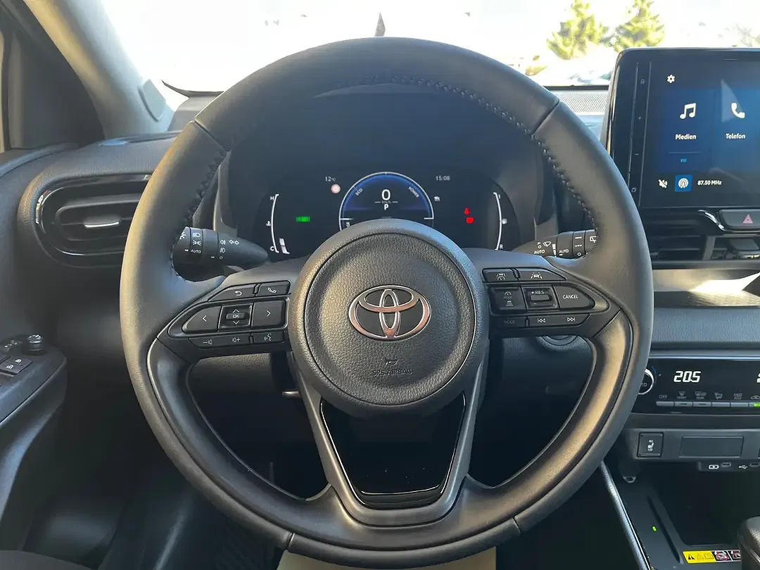 Toyota Yaris - Thumbnail 7