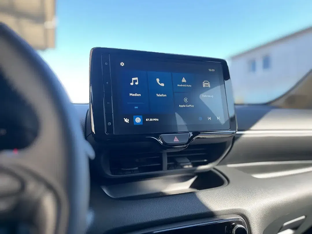 Toyota Yaris - Thumbnail 8