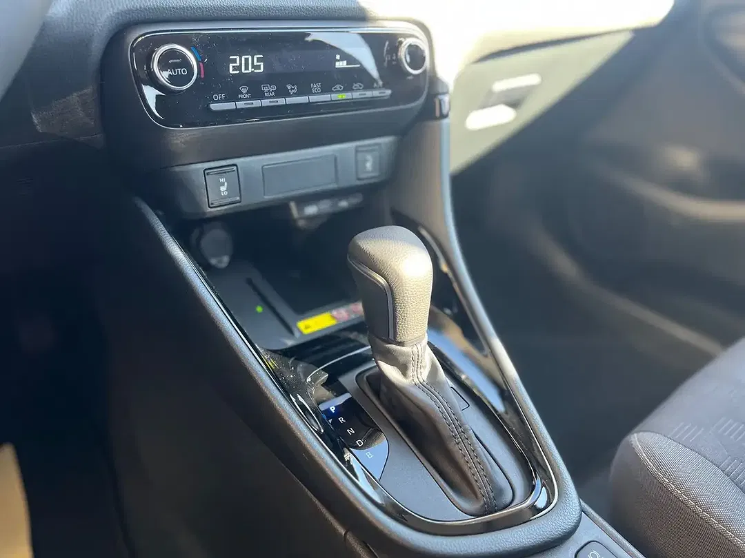 Toyota Yaris - Thumbnail 9